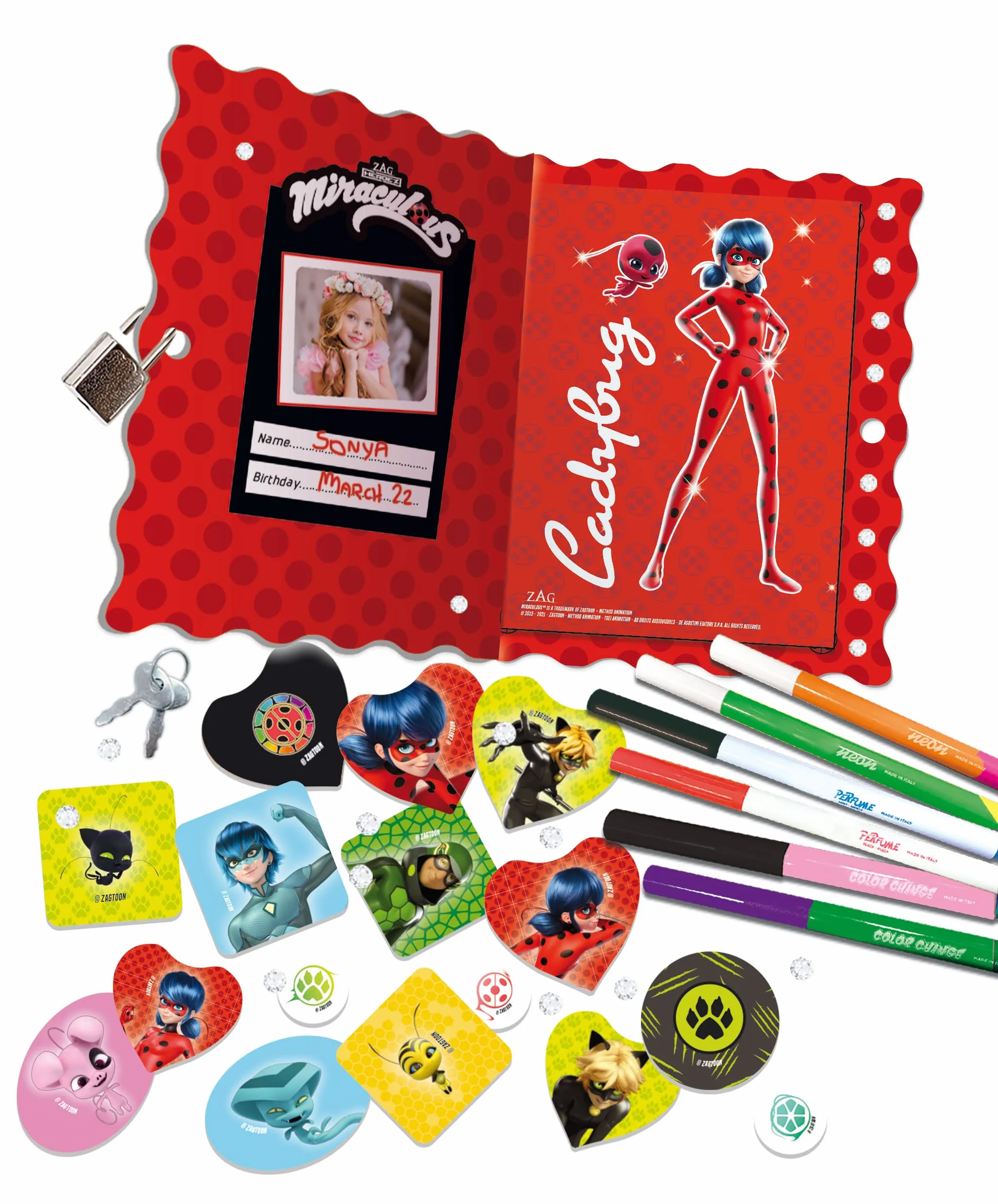 Lisciani - MIRACULOUS Ladybug - Mi Diario Secreto - Diario Personalizable con Candado - Manualidades a partir de 4 años - Incluye Rotuladores, Pegatinas y Accesorios - Fabricado en Italia