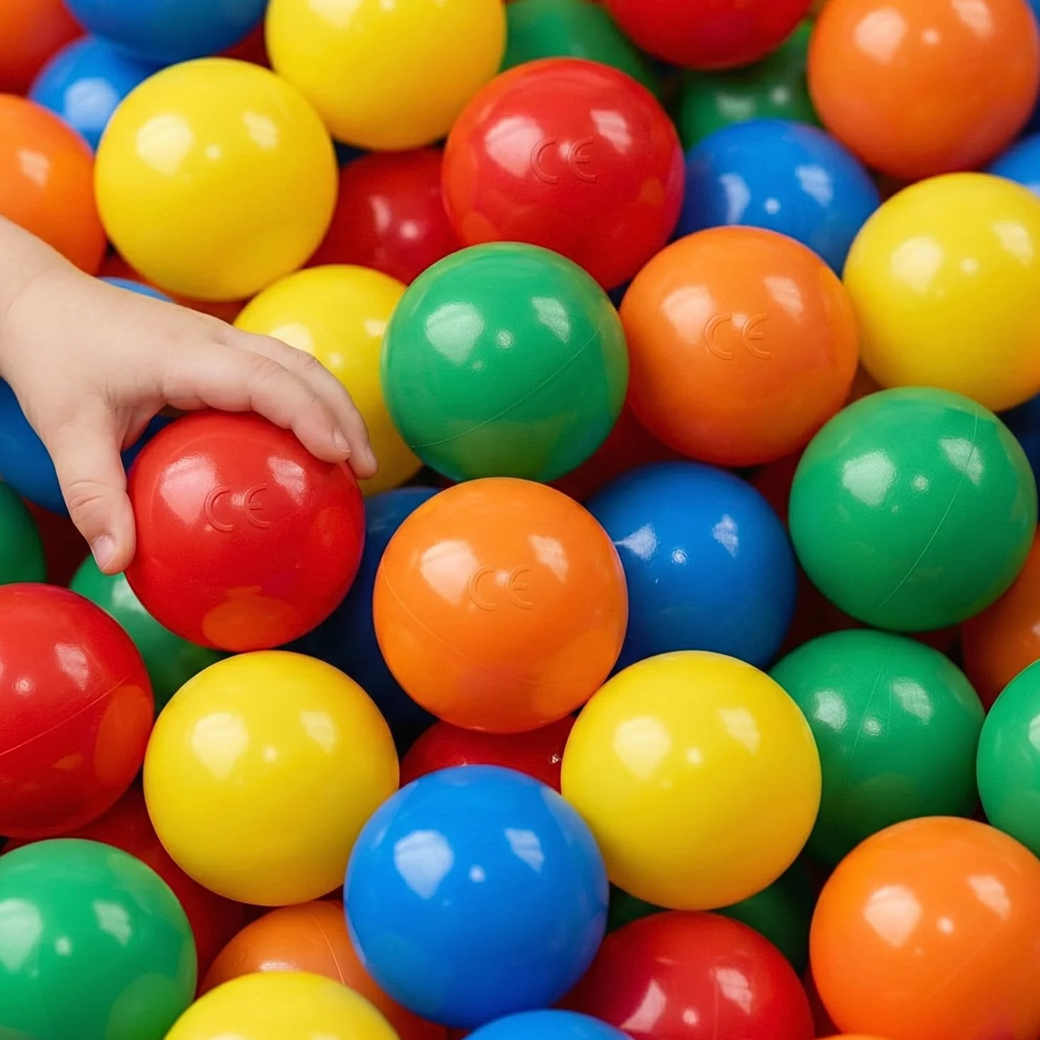 LittleTom Desde el Nacimiento 100 Esferas Piscina Infantil 7cm - Piezas Plástico Coloridas Seguras sin BPA para Bebé - Juguete Educativo Estimulación Motriz - Accesorios Parque Tienda Hogar Jardín