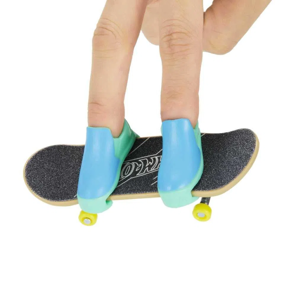 Mattel- Mini monopatin Hot Wheels. Incluye Zapatos. Modelos Surtidos, Multicolor, Small (HGT54)