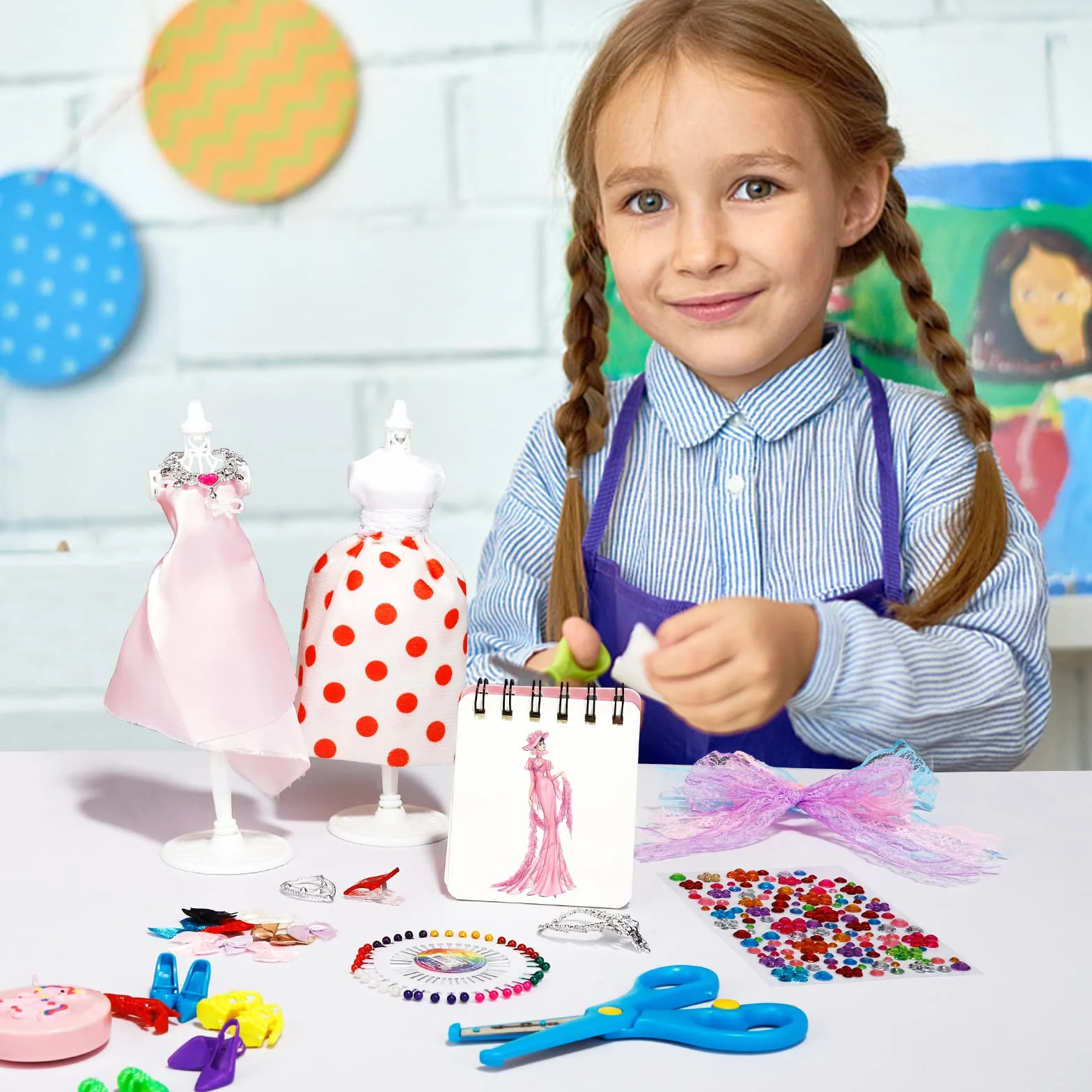 YOCOLE 300+ Piezas Kit Diseña la Moda Niña, Kit Costura con Telas Manualidades con Maniquíes Cuaderno Accesorios, Regalos Fashion Designer Creativos Juegos para Niñas Niños 6 7 8 9 10 11 Años