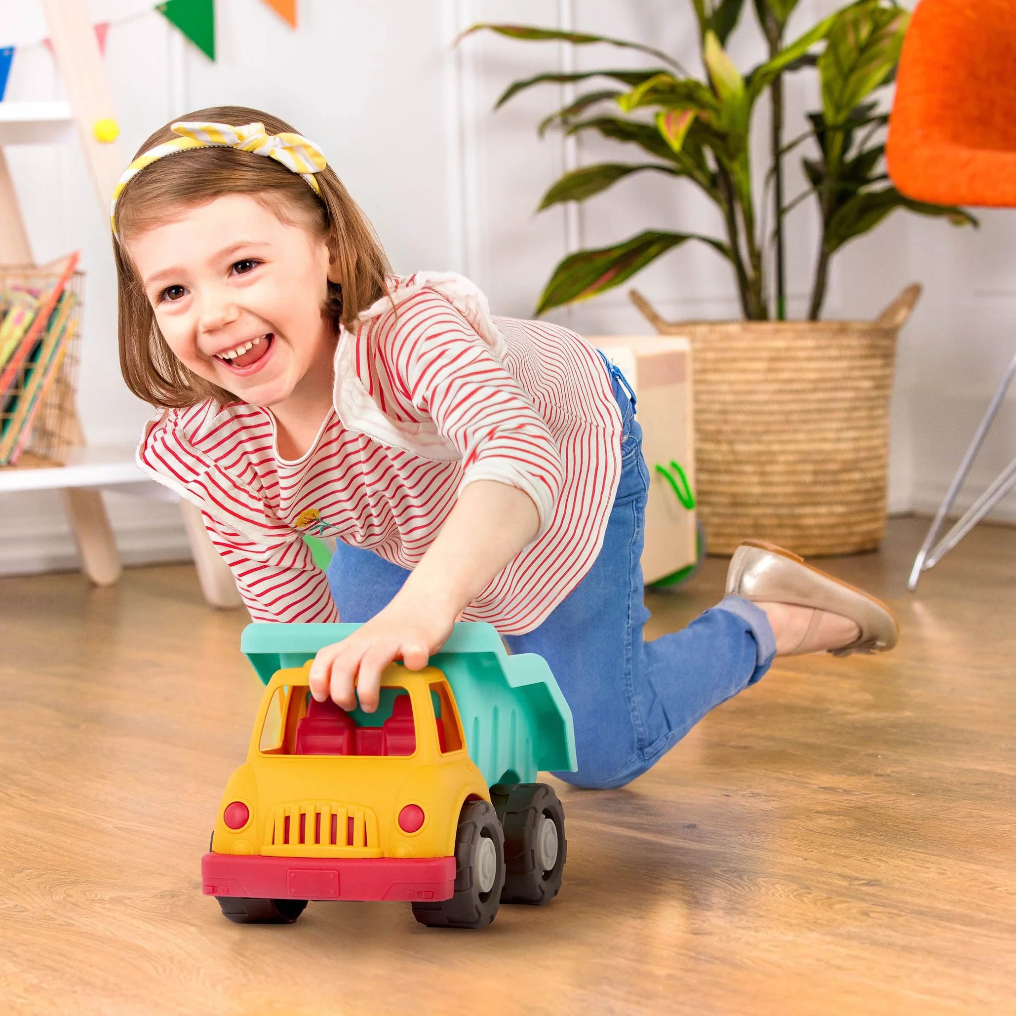 Battat - Camión volquete - Camión de Juguete para niños - Piezas móviles - Juguete de construcción Resistente y Duradero - 1 año +