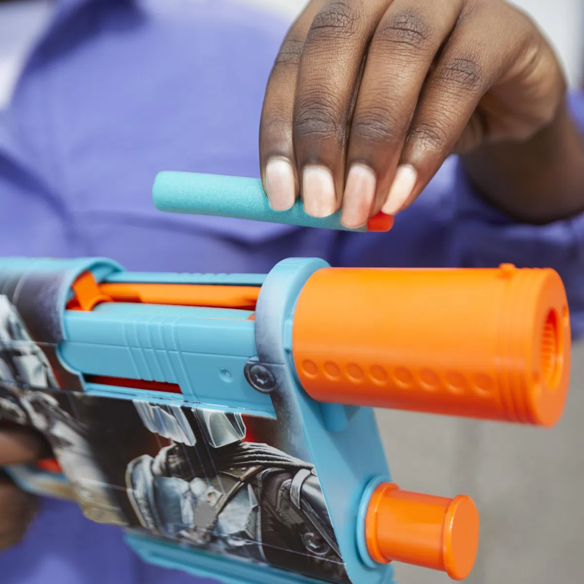NERF Star Wars The Mandalorian Dart Blaster 12 Elite Darts Clip Interno Juguetes Foam Blaster para niños y niñas de 8 años